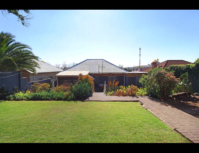 2 BEDROOM HOUSE FOR SALE IN WESTDENE